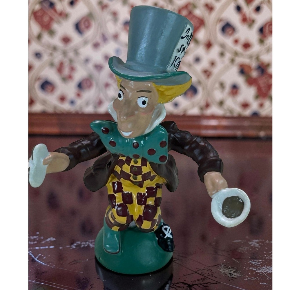 Vintage 1990 Hamilton Gifts Alice in Wonderland Mad Hatter figurine 3.5" - Picture 3 of 4